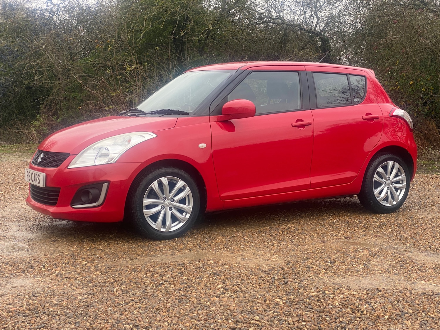 Used Suzuki Swift 2013 for sale - 76935509: Photo 2