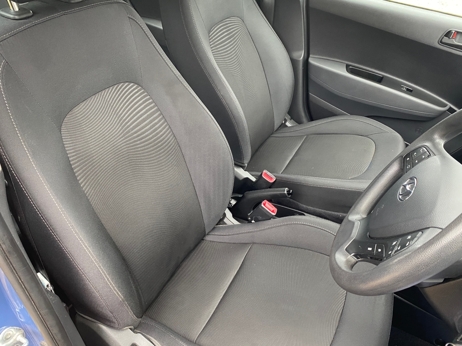 Used Hyundai i10 2017 for sale - 77798551: Photo 9