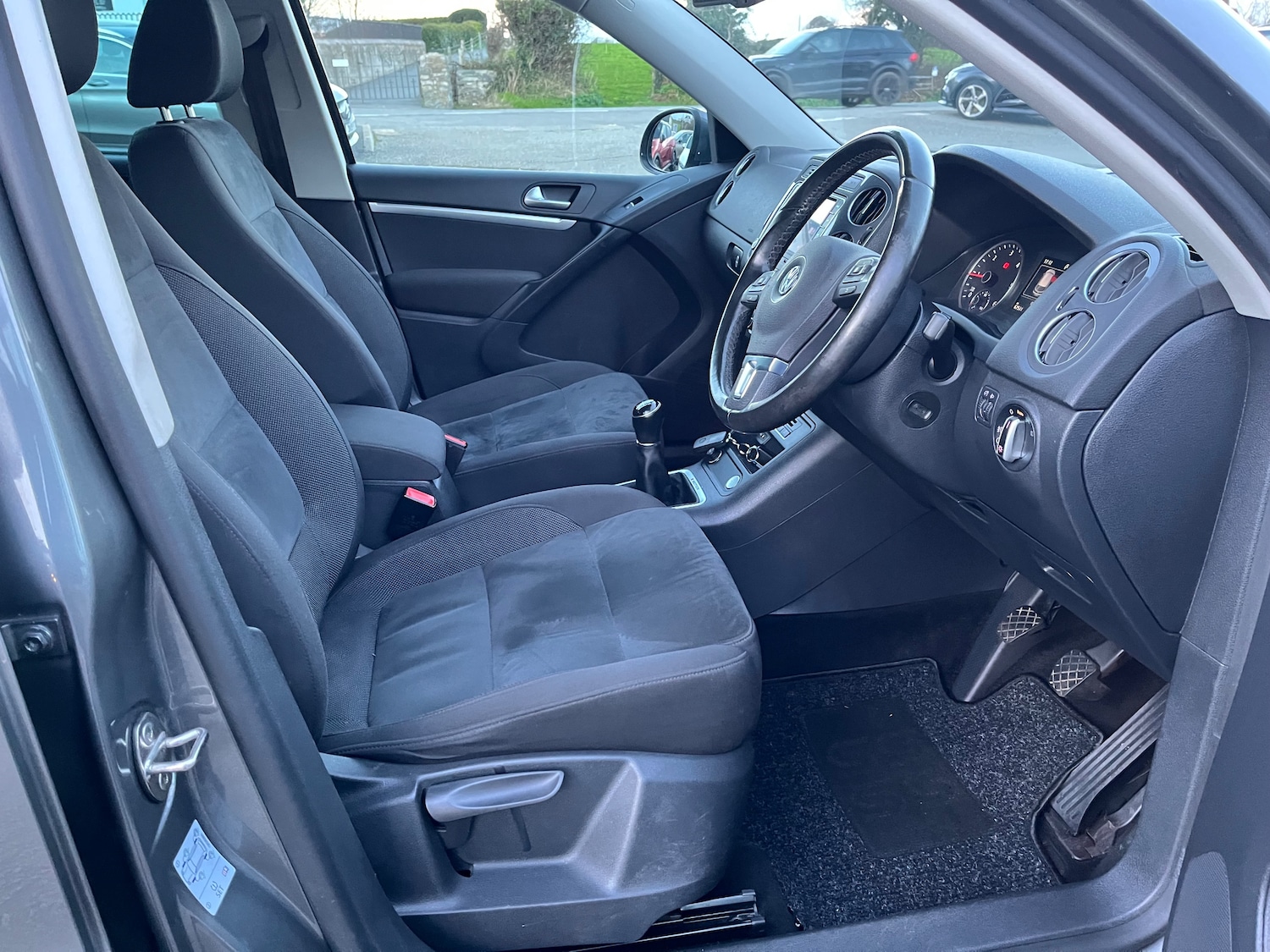 Used Volkswagen Tiguan 2015 for sale - 76641655: Photo 9