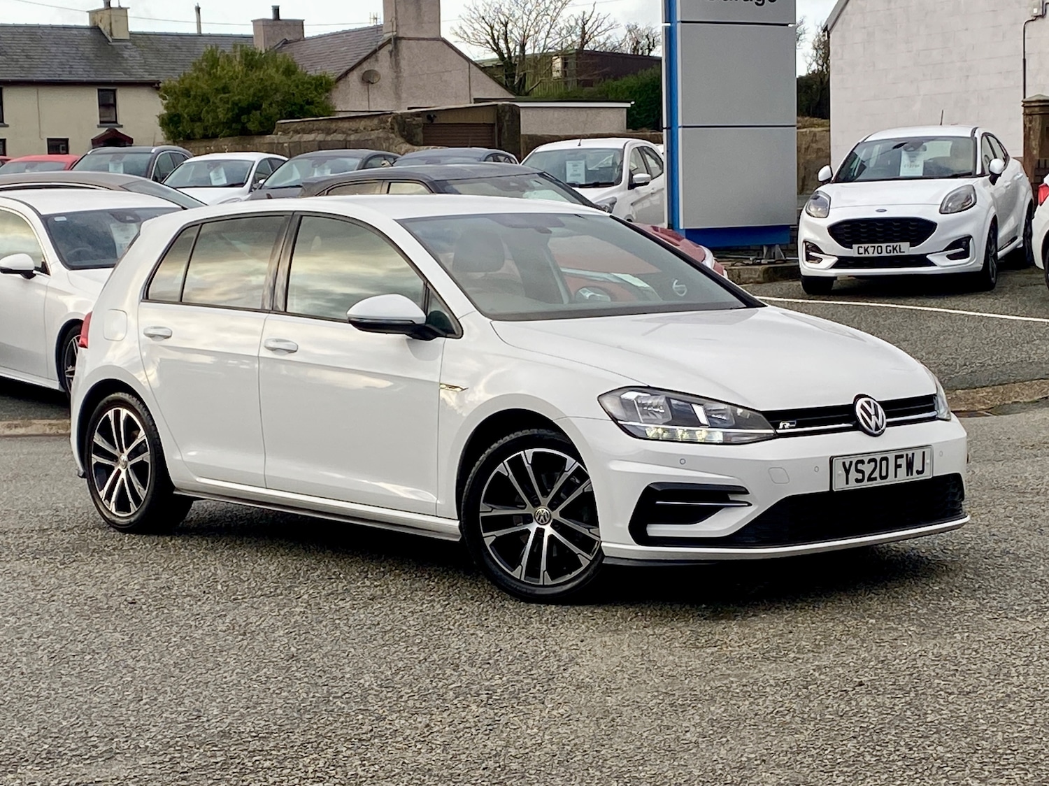 Used Volkswagen Golf 2020 for sale - 76798642: Photo 1