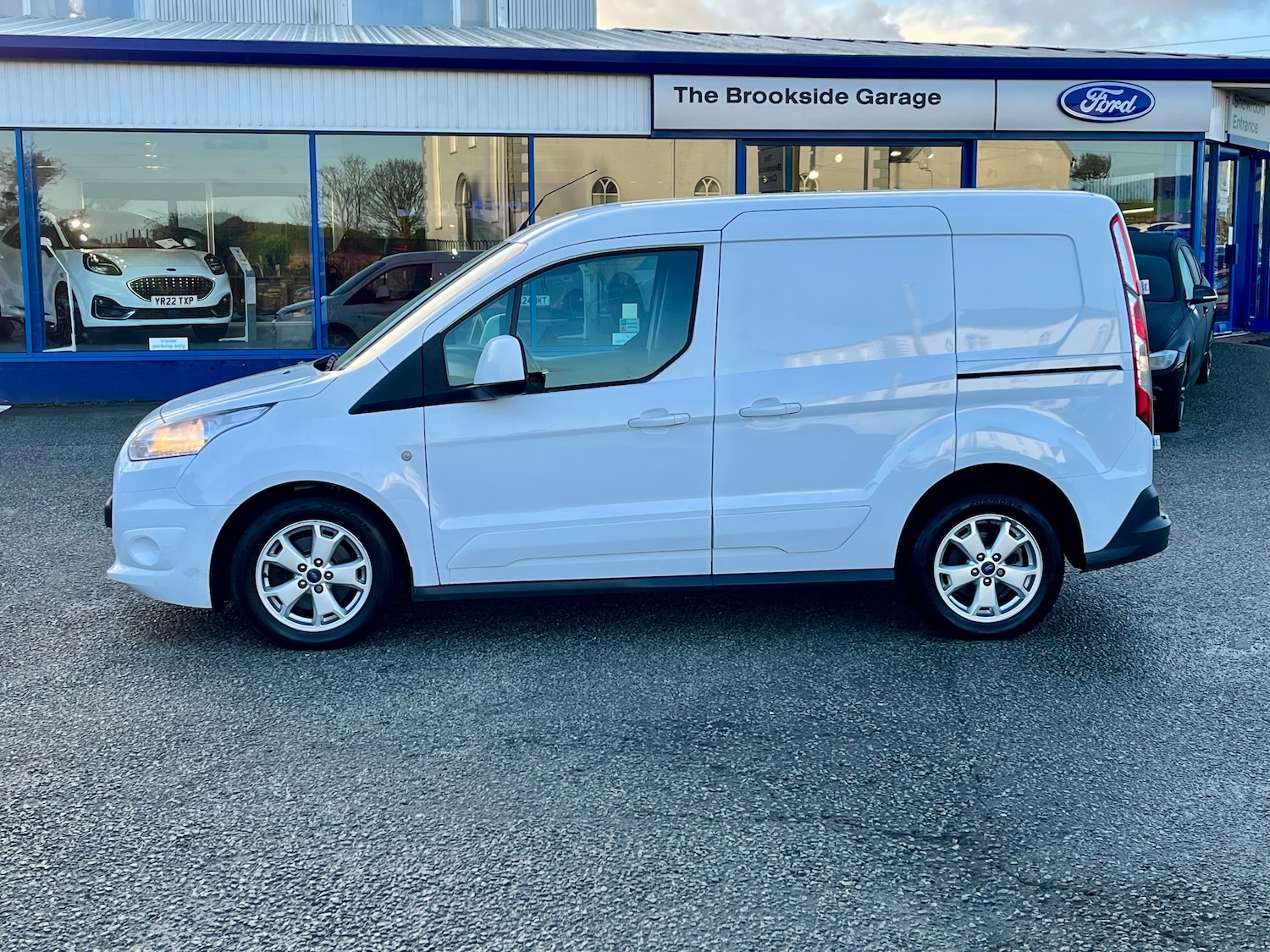 Used Ford Transit Connect 2017 for sale - 76777418: Photo 4