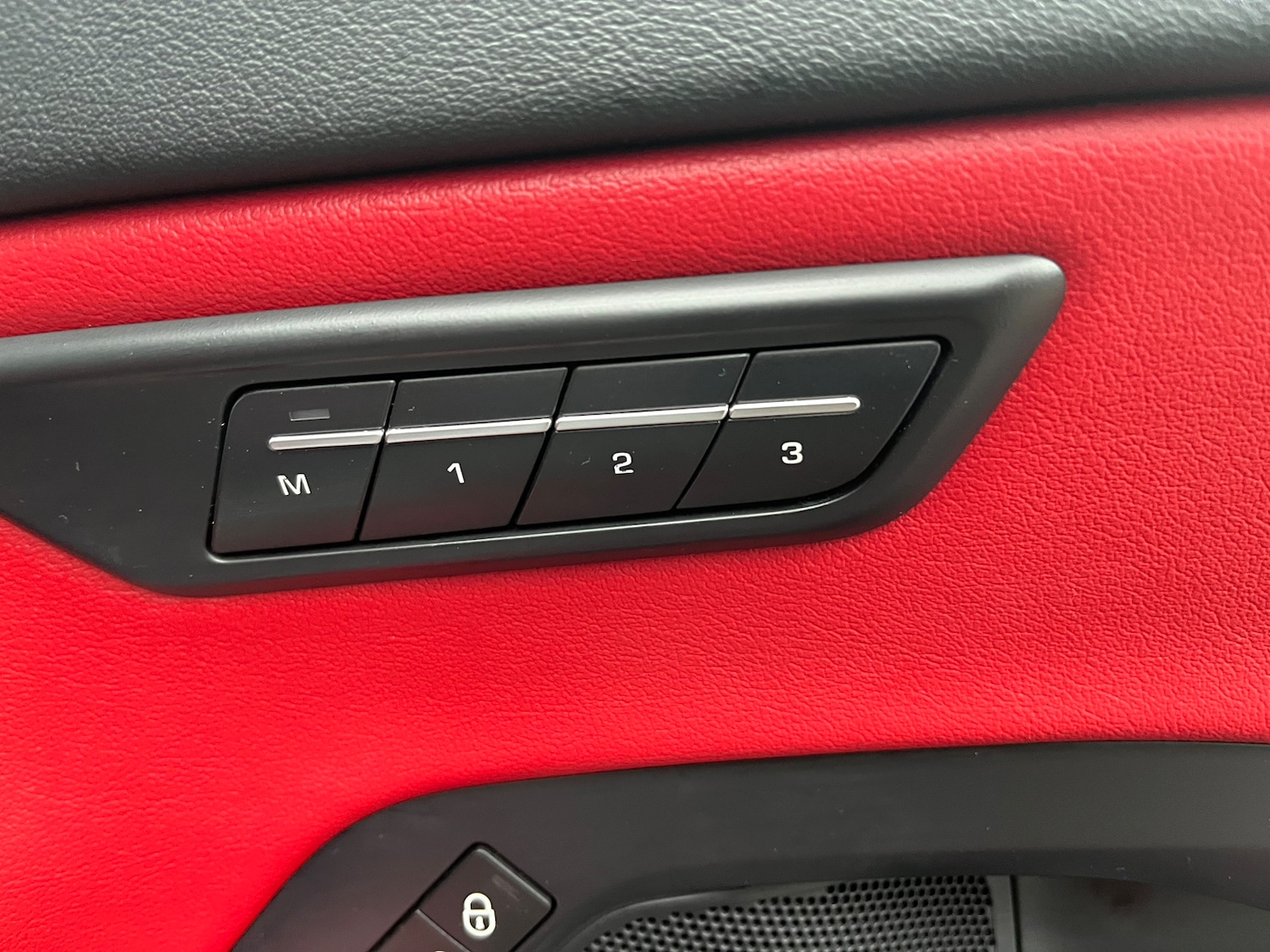 Used Jaguar E-Pace for sale - 76236848: Photo 12