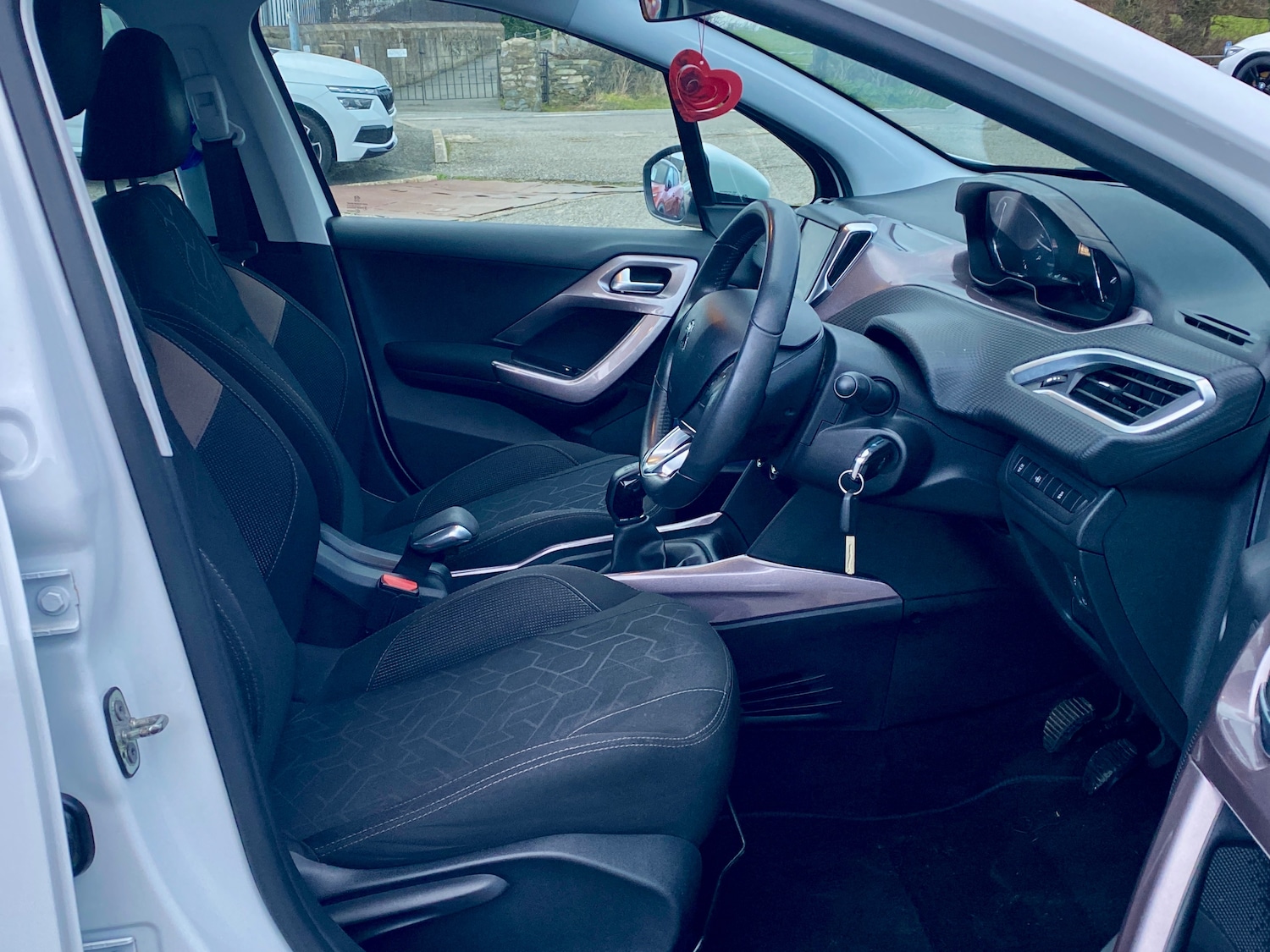 Used Peugeot 2008 for sale - 77310915: Photo 8