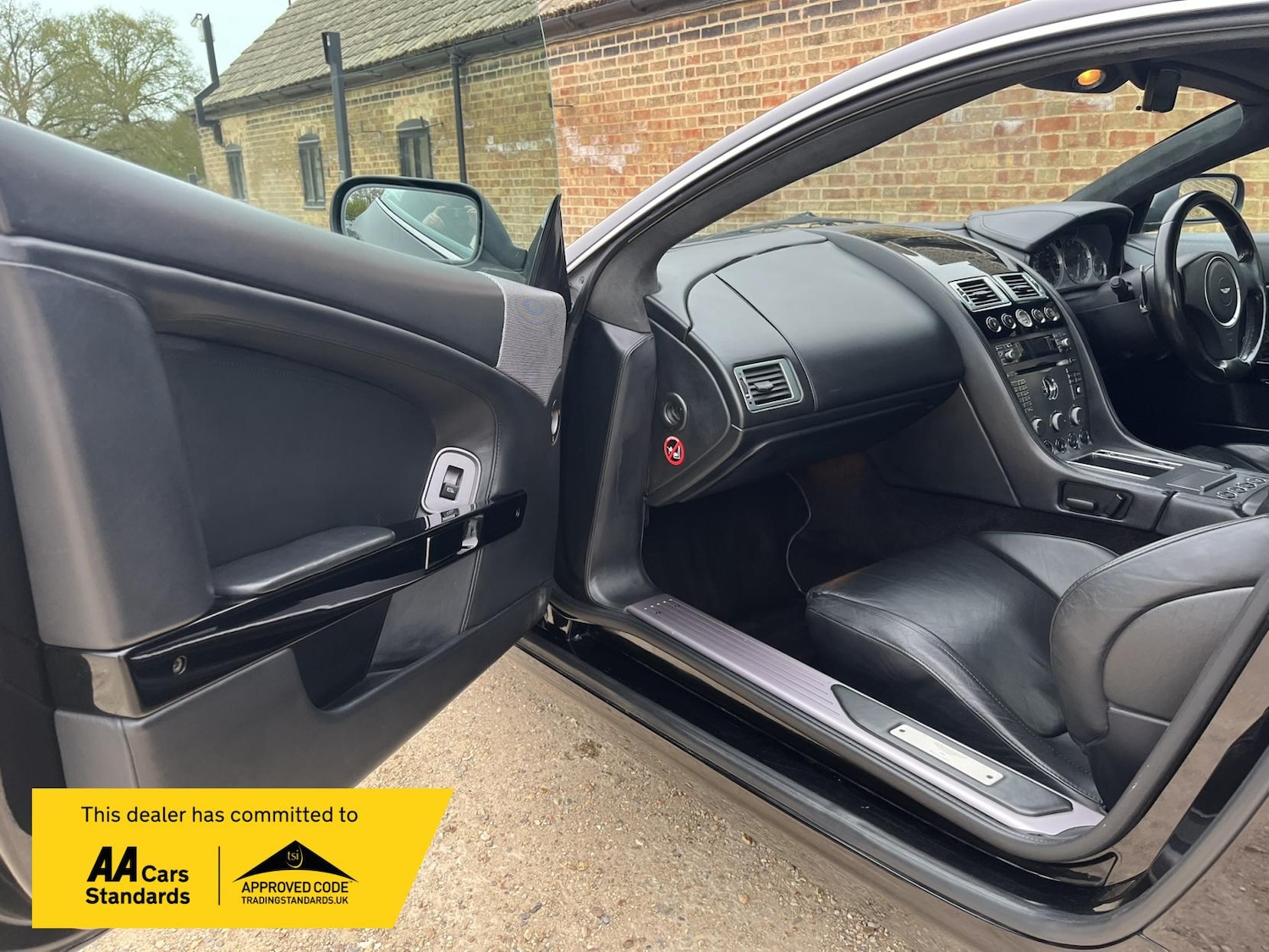 Used Aston Martin DB9 2005 for sale - 76282562: Photo 12