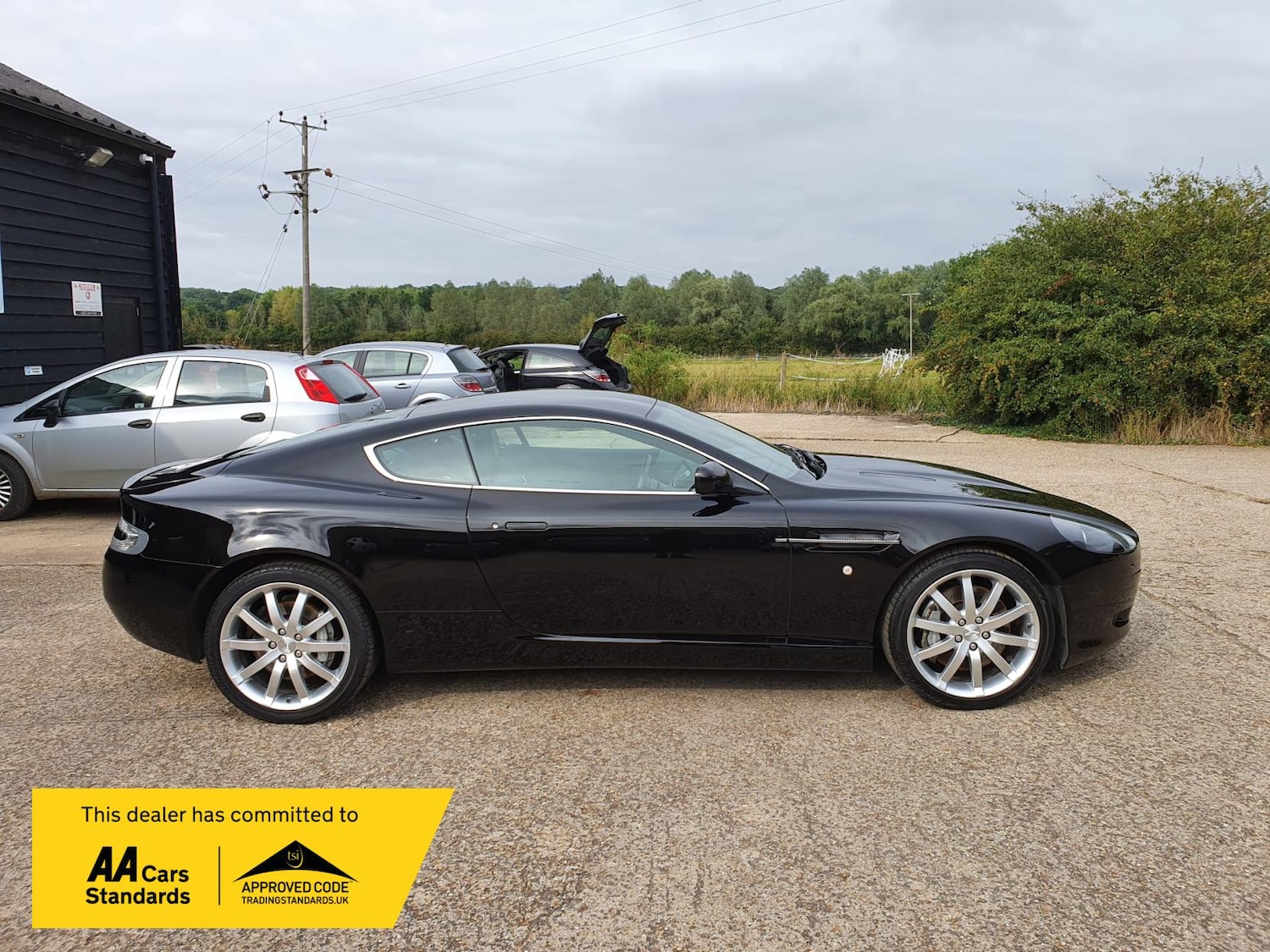 Used Aston Martin DB9 2005 for sale - 76282562: Photo 2