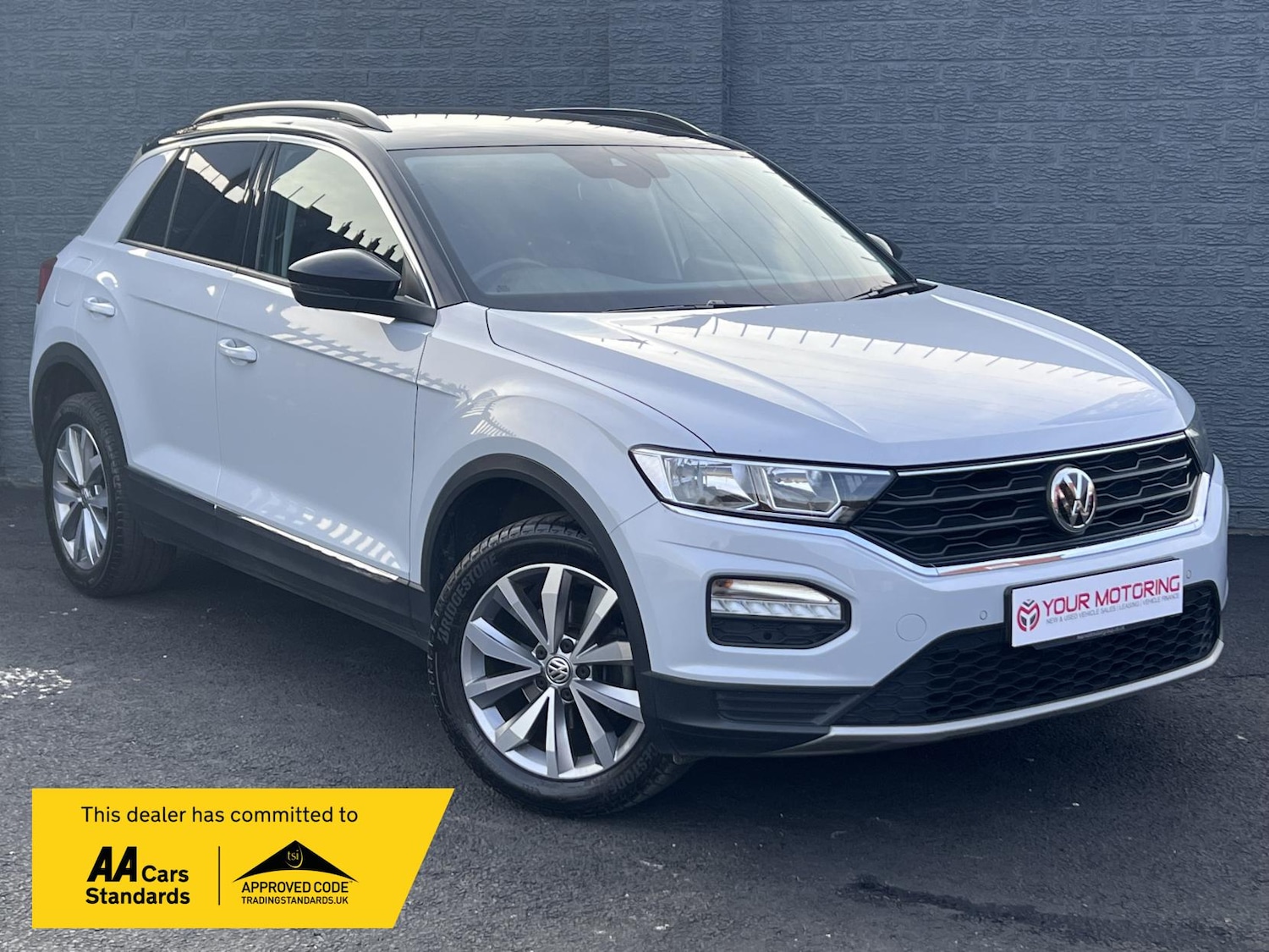 Used Volkswagen T-Roc 2019 for sale - 76131398: Photo 1