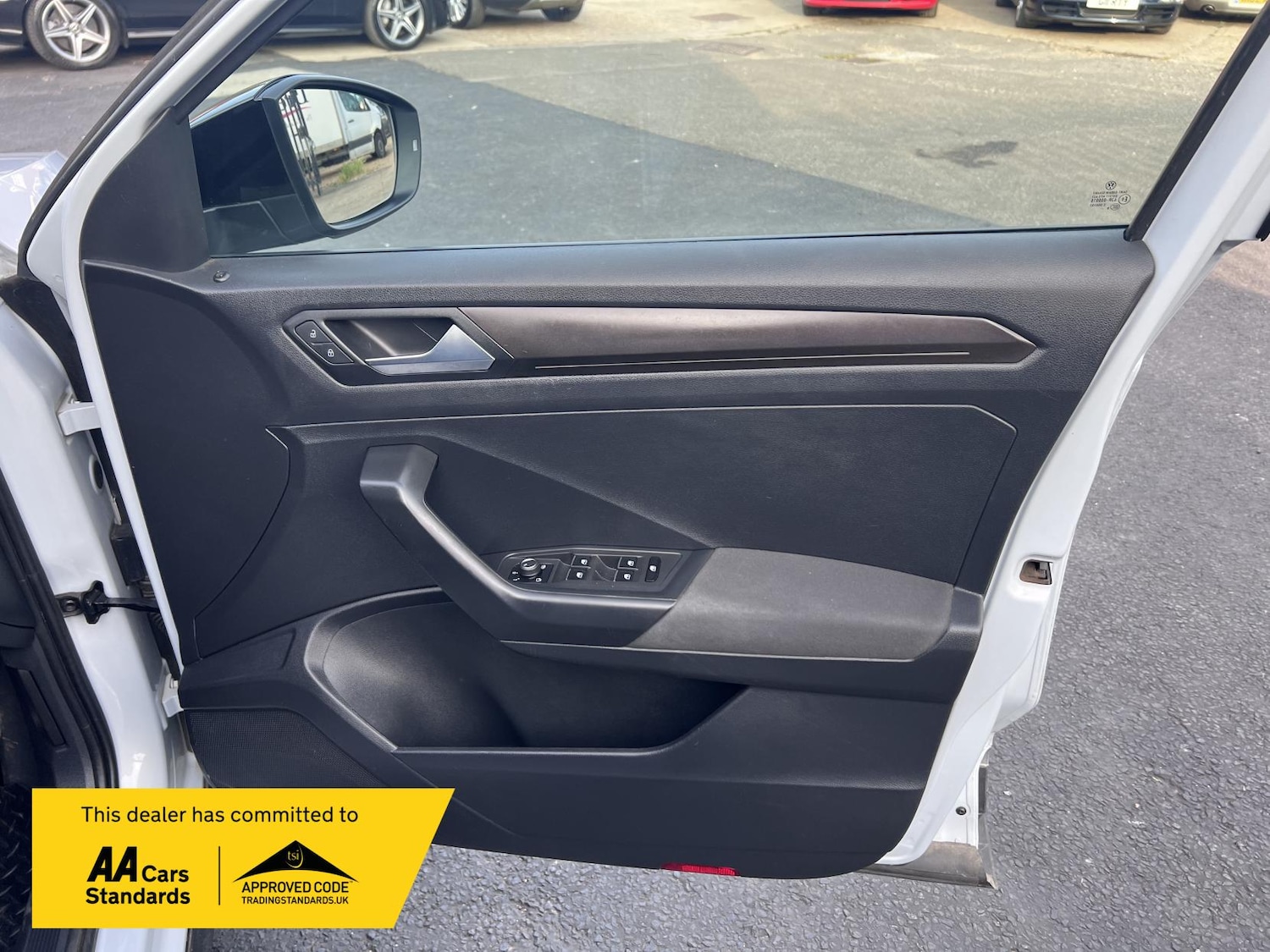 Used Volkswagen T-Roc 2019 for sale - 76131398: Photo 16