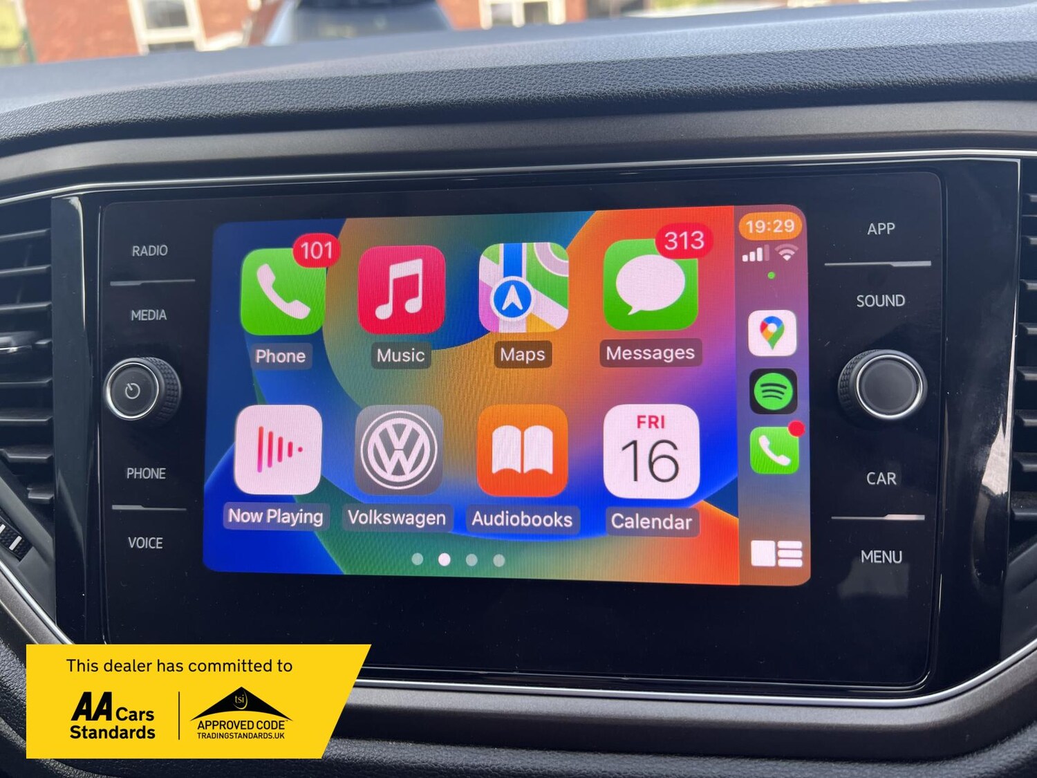 Used Volkswagen T-Roc 2019 for sale - 76131398: Photo 21