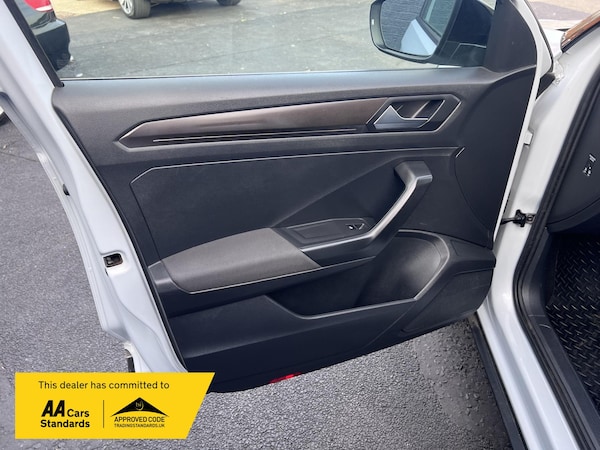 Used Volkswagen T-Roc 2019 for sale - 76131398: Photo 31