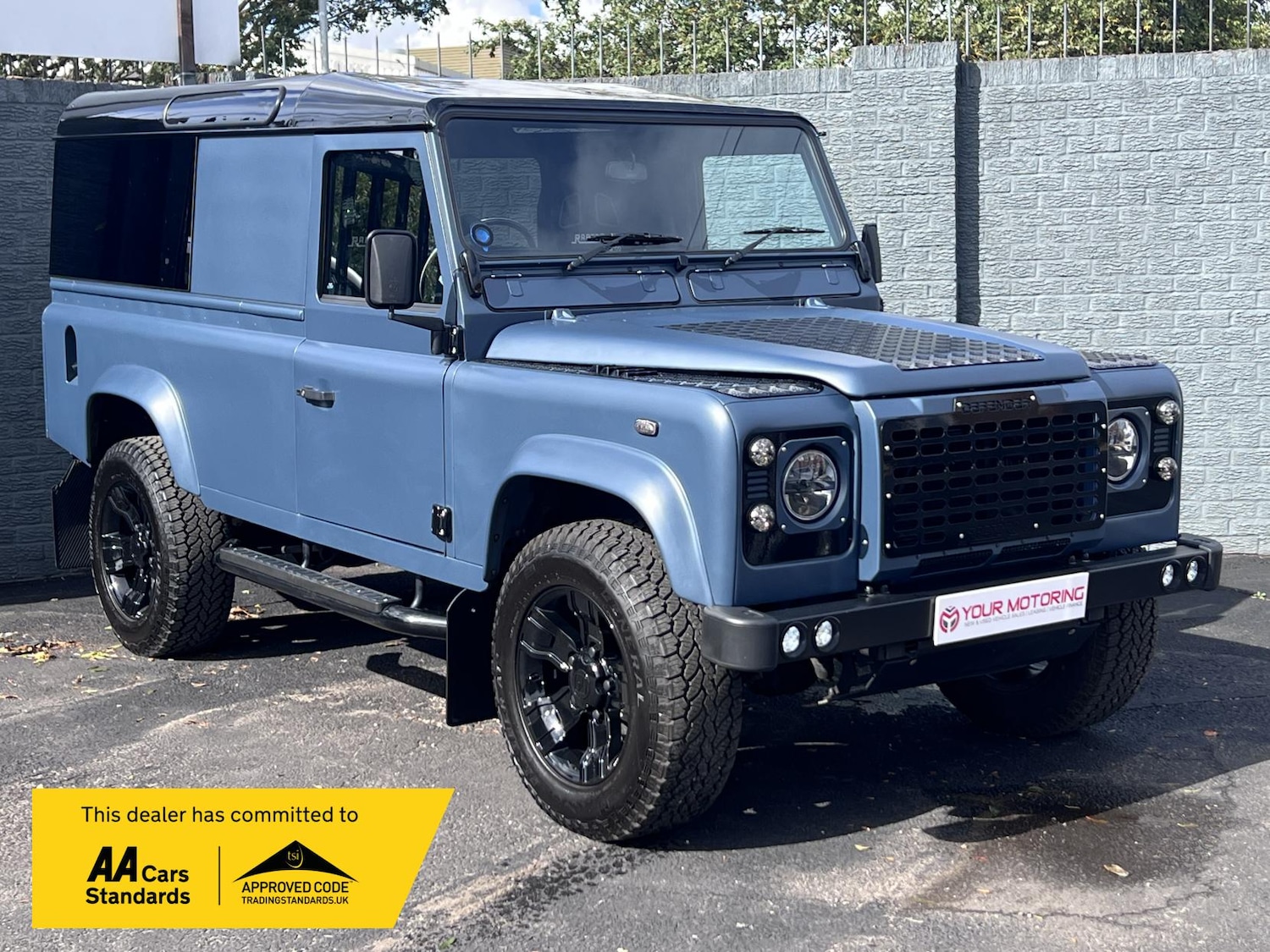 Used Land Rover Defender 110 1991 for sale - 76131400: Photo 1