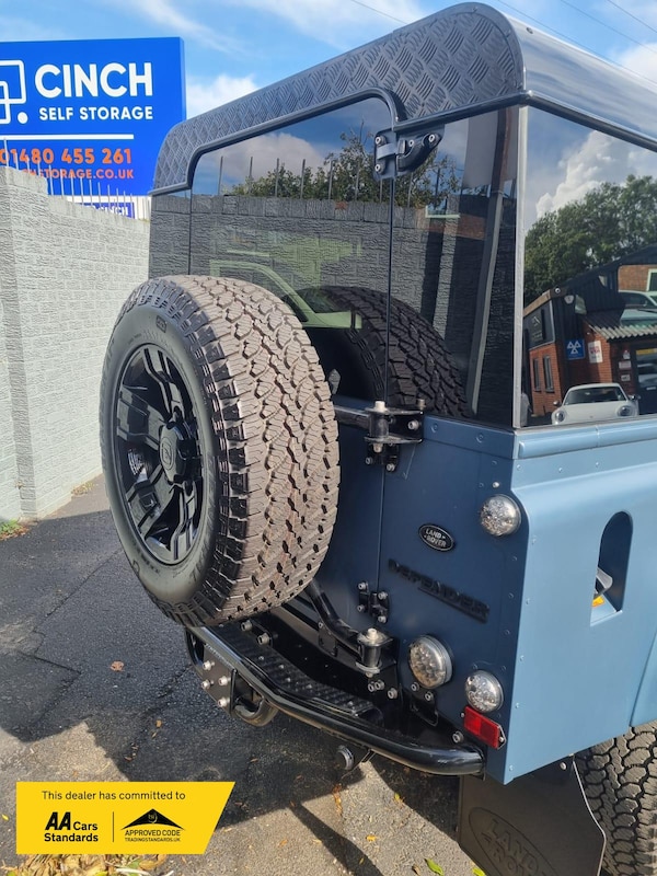 Used Land Rover Defender 110 1991 for sale - 76131400: Photo 17
