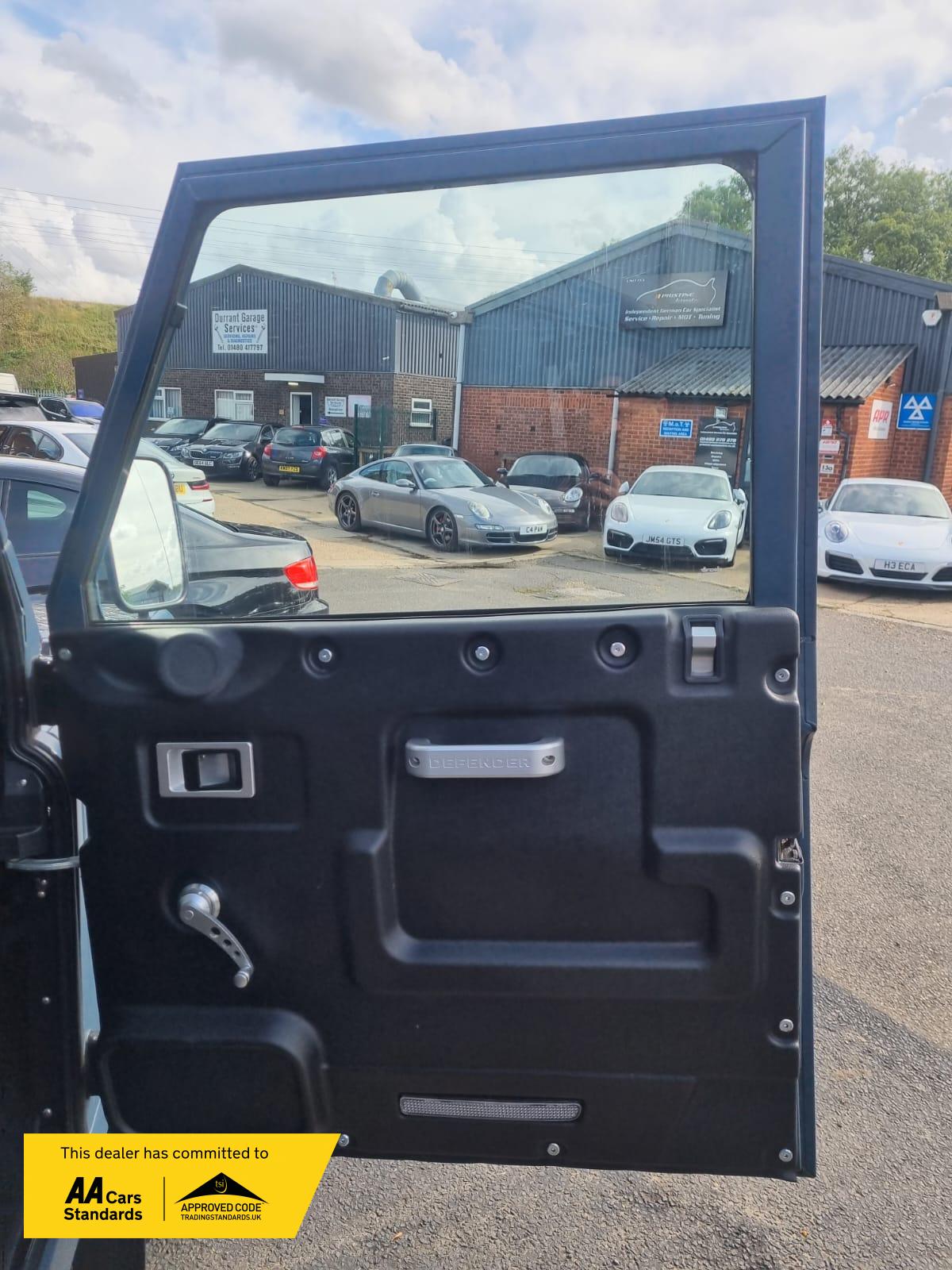 Used Land Rover Defender 110 1991 for sale - 76131400: Photo 26