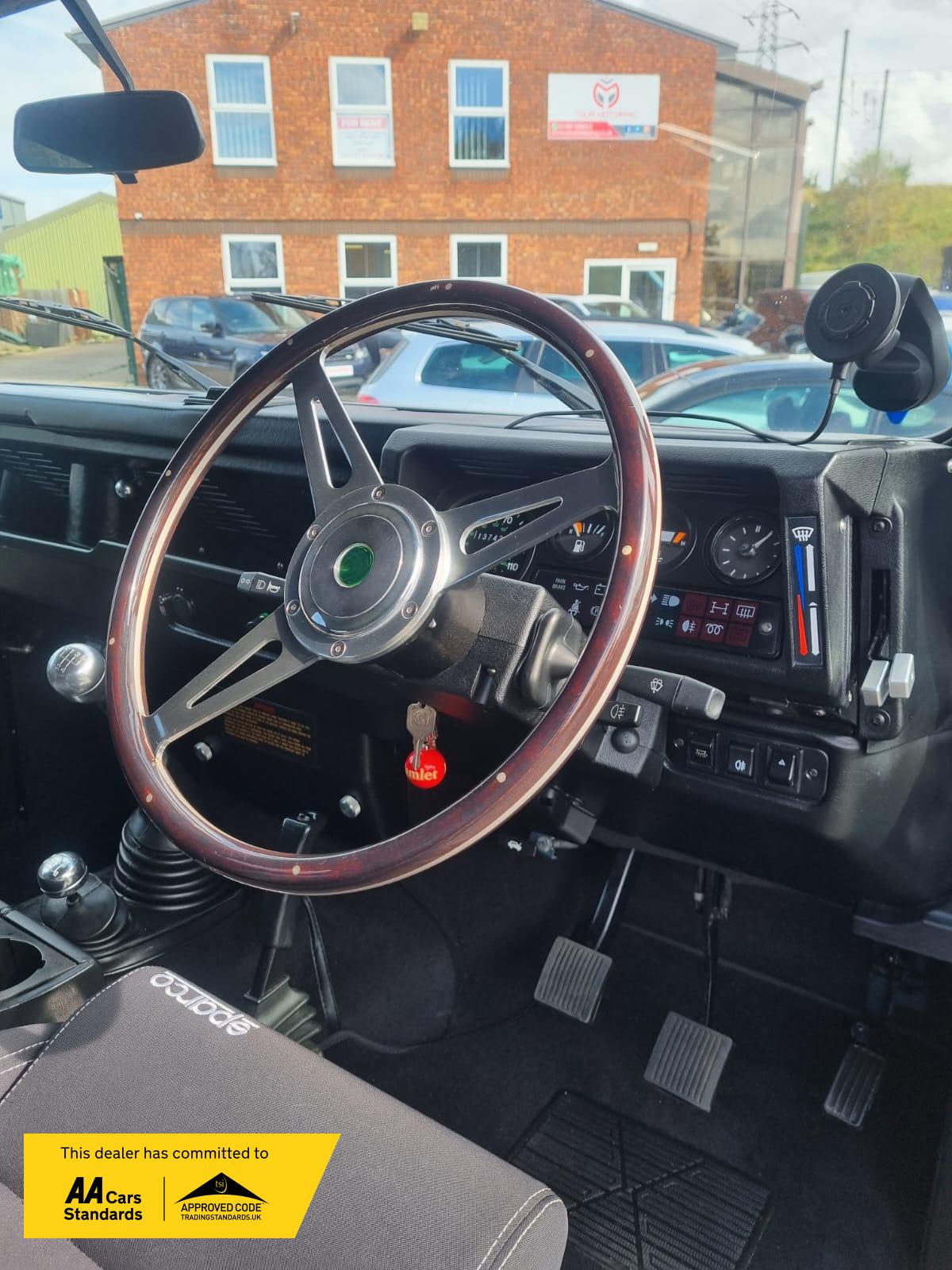 Used Land Rover Defender 110 1991 for sale - 76131400: Photo 27