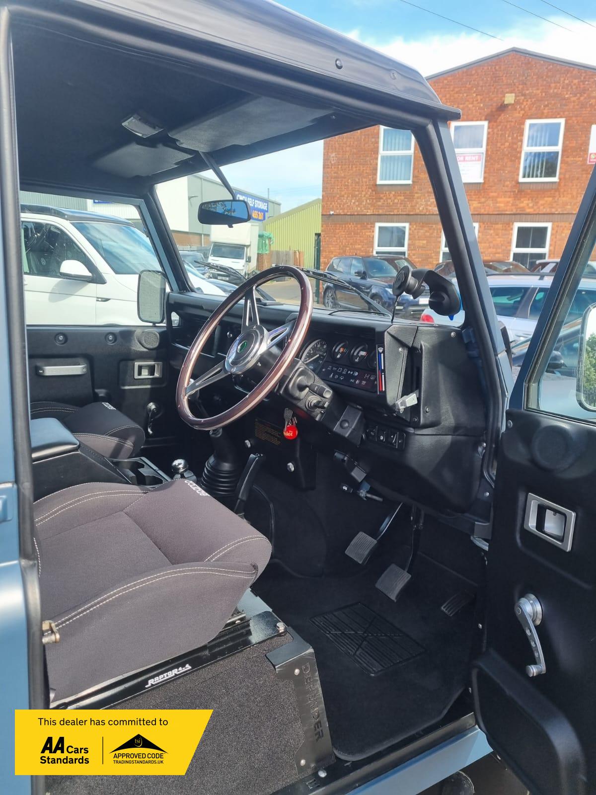 Used Land Rover Defender 110 1991 for sale - 76131400: Photo 28