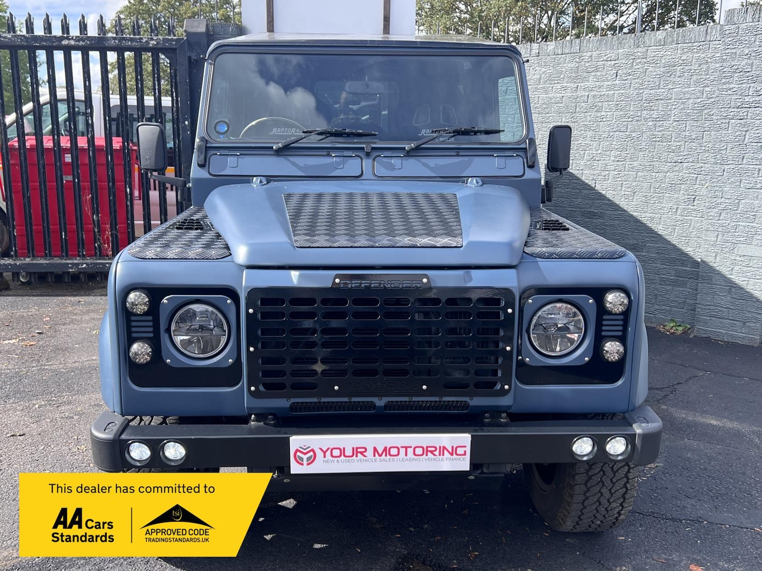 Used Land Rover Defender 110 1991 for sale - 76131400: Photo 4