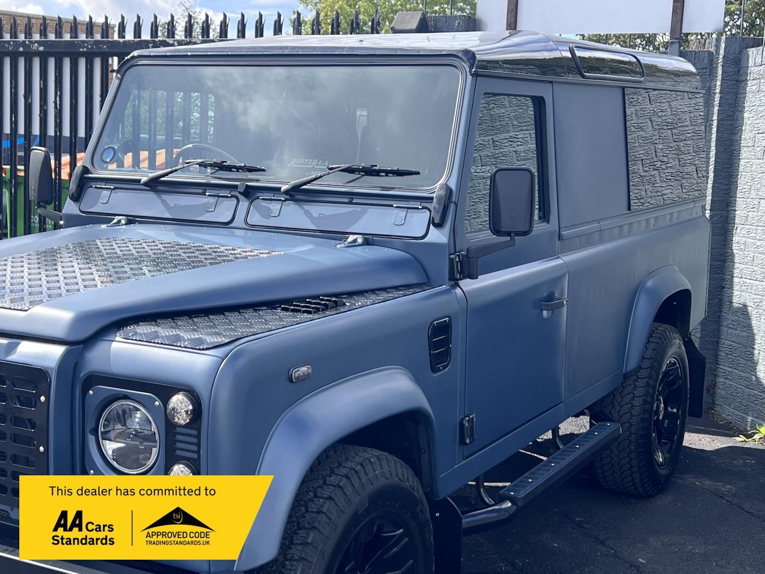 Used Land Rover Defender 110 1991 for sale - 76131400: Photo 5