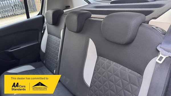 Used Dacia Sandero Stepway 2014 for sale - 73789619: Photo 27