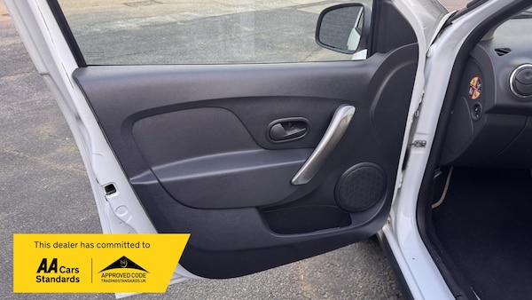 Used Dacia Sandero Stepway 2014 for sale - 73789619: Photo 28