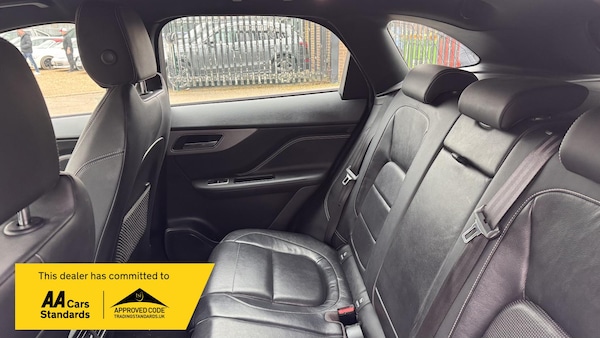 Used Jaguar F-Pace 2017 for sale - 73789618: Photo 27