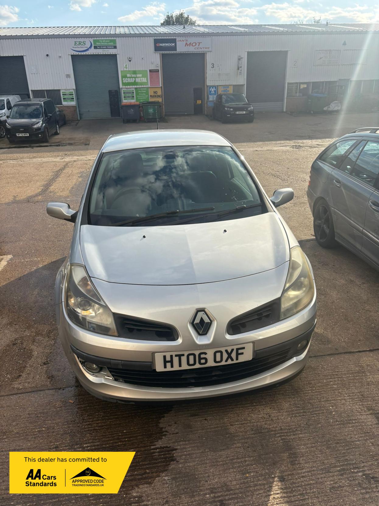 Used Renault Clio 2006 for sale - 76172724: Photo 2