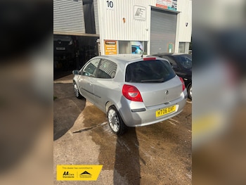 Used Renault Clio 2006 for sale - 76172724: Photo 4