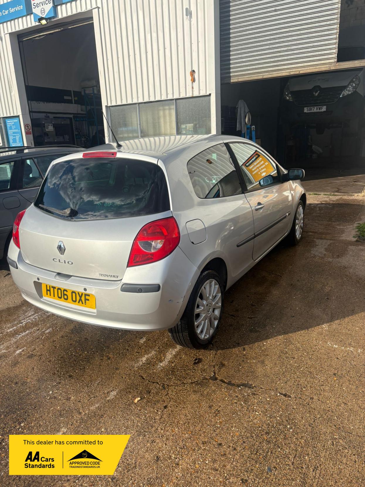 Used Renault Clio 2006 for sale - 76172724: Photo 6