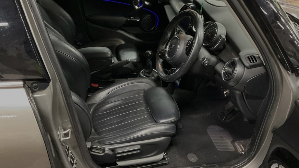 Used MINI Hatch 2019 for sale - 77231332: Photo 2