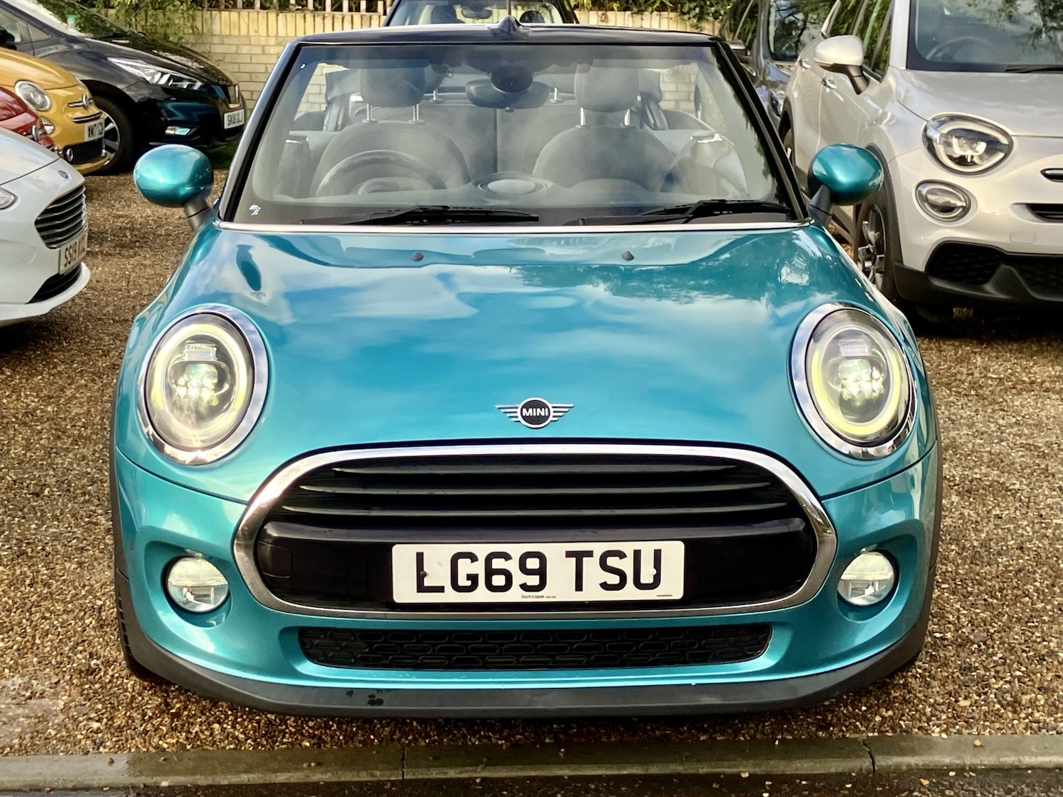 Used MINI Convertible 2019 for sale - 77231334: Photo 2