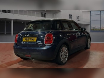 Used MINI Hatch 2018 for sale - 77906511: Photo