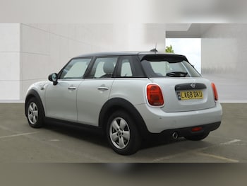 Used MINI Hatch 2018 for sale - 79302133: Photo