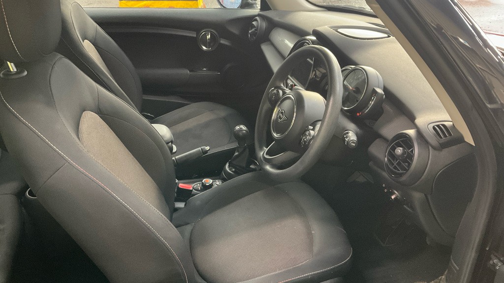 Used MINI Hatch 2019 for sale - 77231339: Photo 3