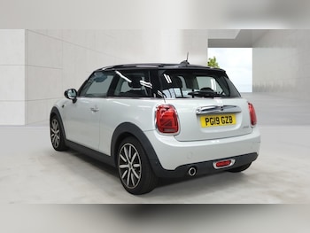 Used MINI Hatch 2019 for sale - 79551853: Photo