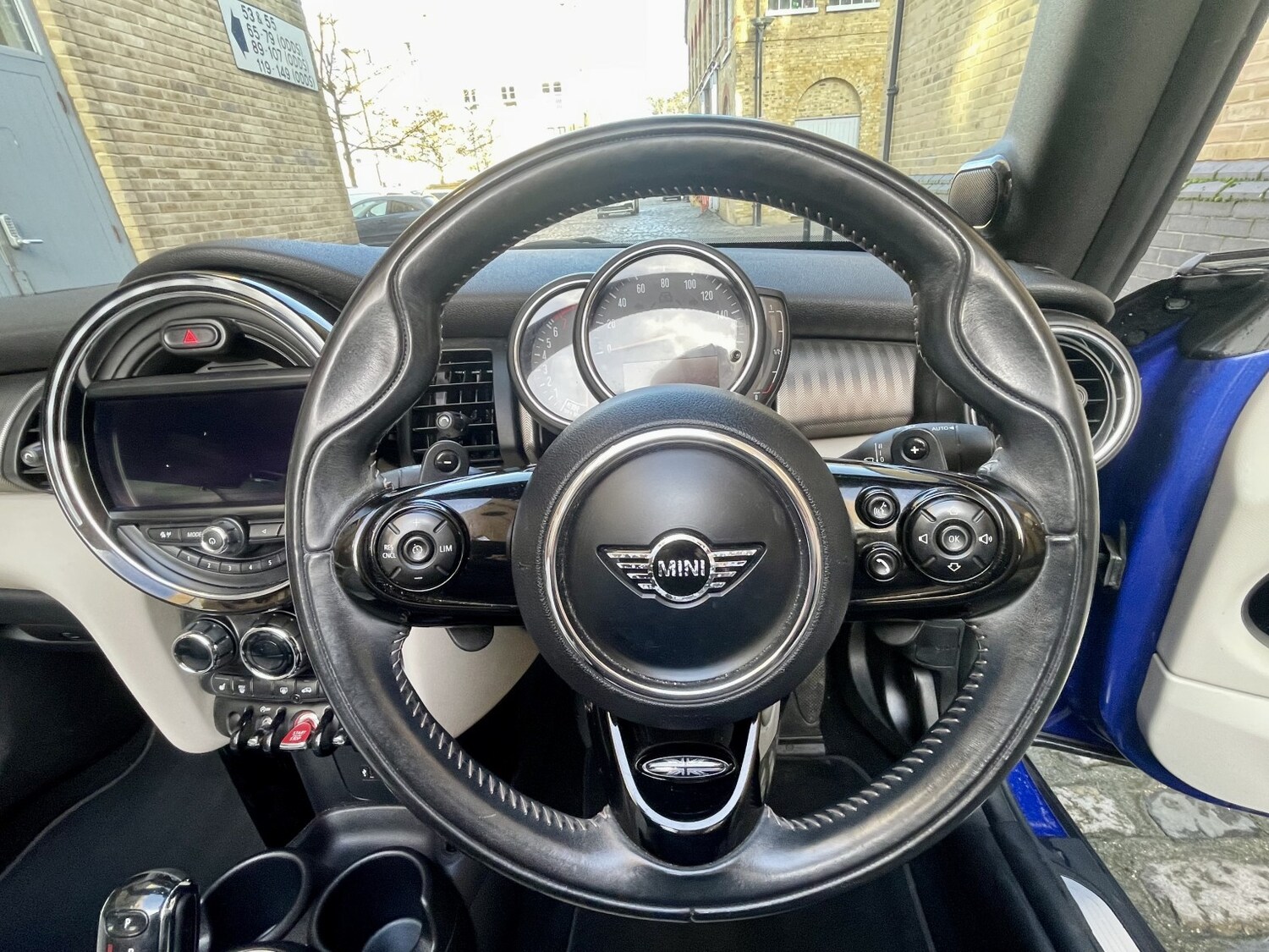 Used MINI Convertible 2018 for sale - 77231337: Photo 10