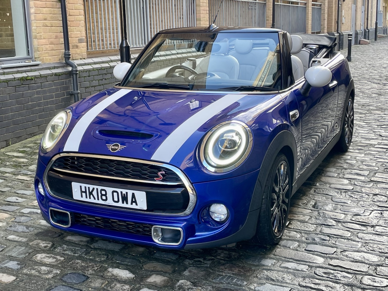 Used MINI Convertible 2018 for sale - 77231337: Photo 3