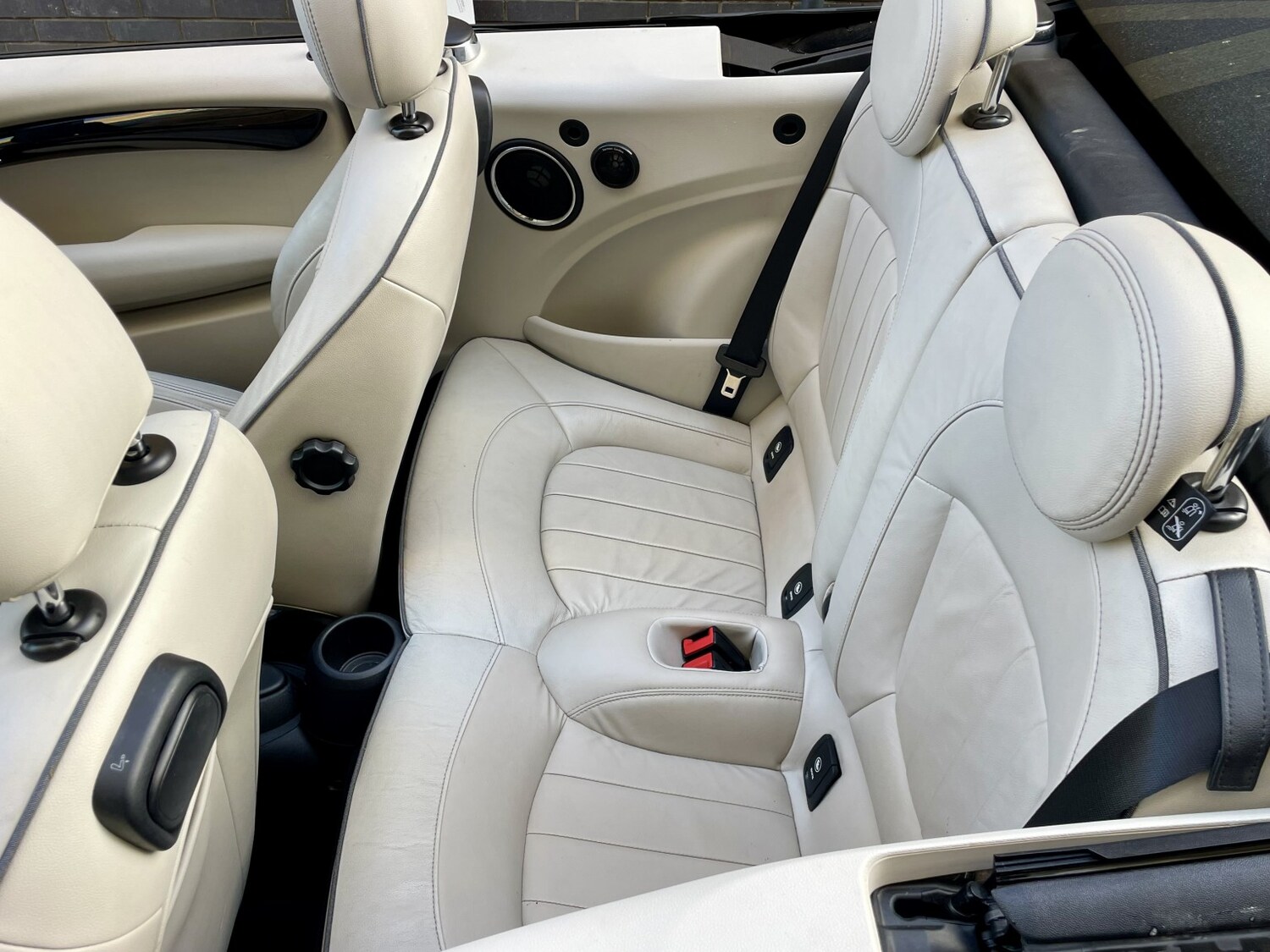 Used MINI Convertible 2018 for sale - 77231337: Photo 9