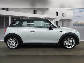 Used MINI Hatch 2018 for sale - 77931305: Photo