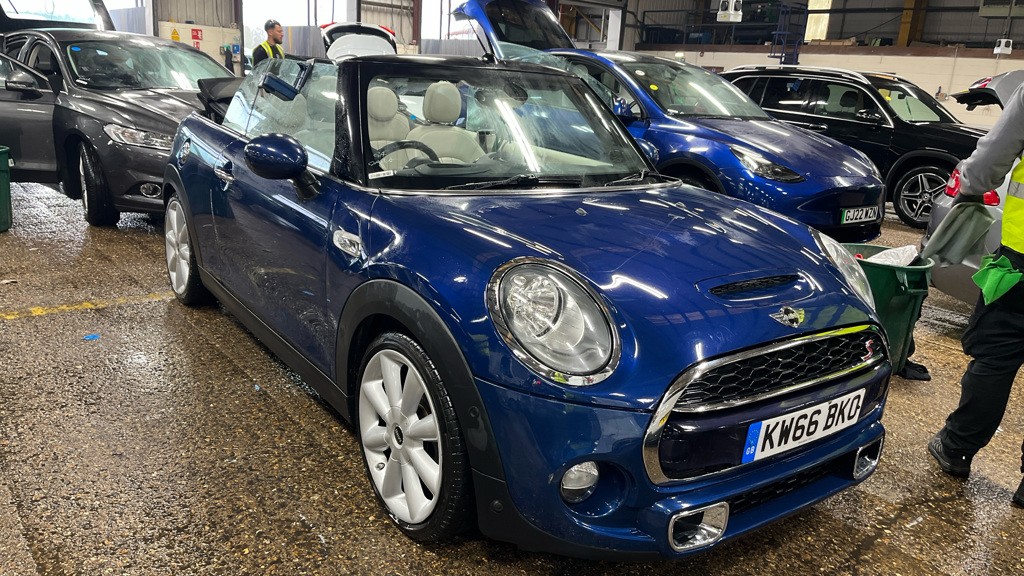 Used MINI Convertible 2016 for sale - 78168760: Photo 4