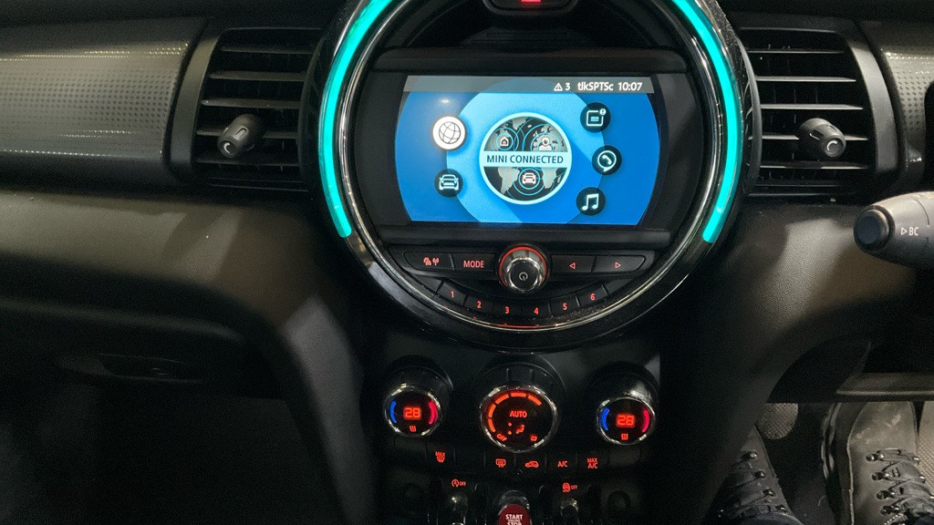 Used MINI Convertible 2018 for sale - 77231330: Photo 15