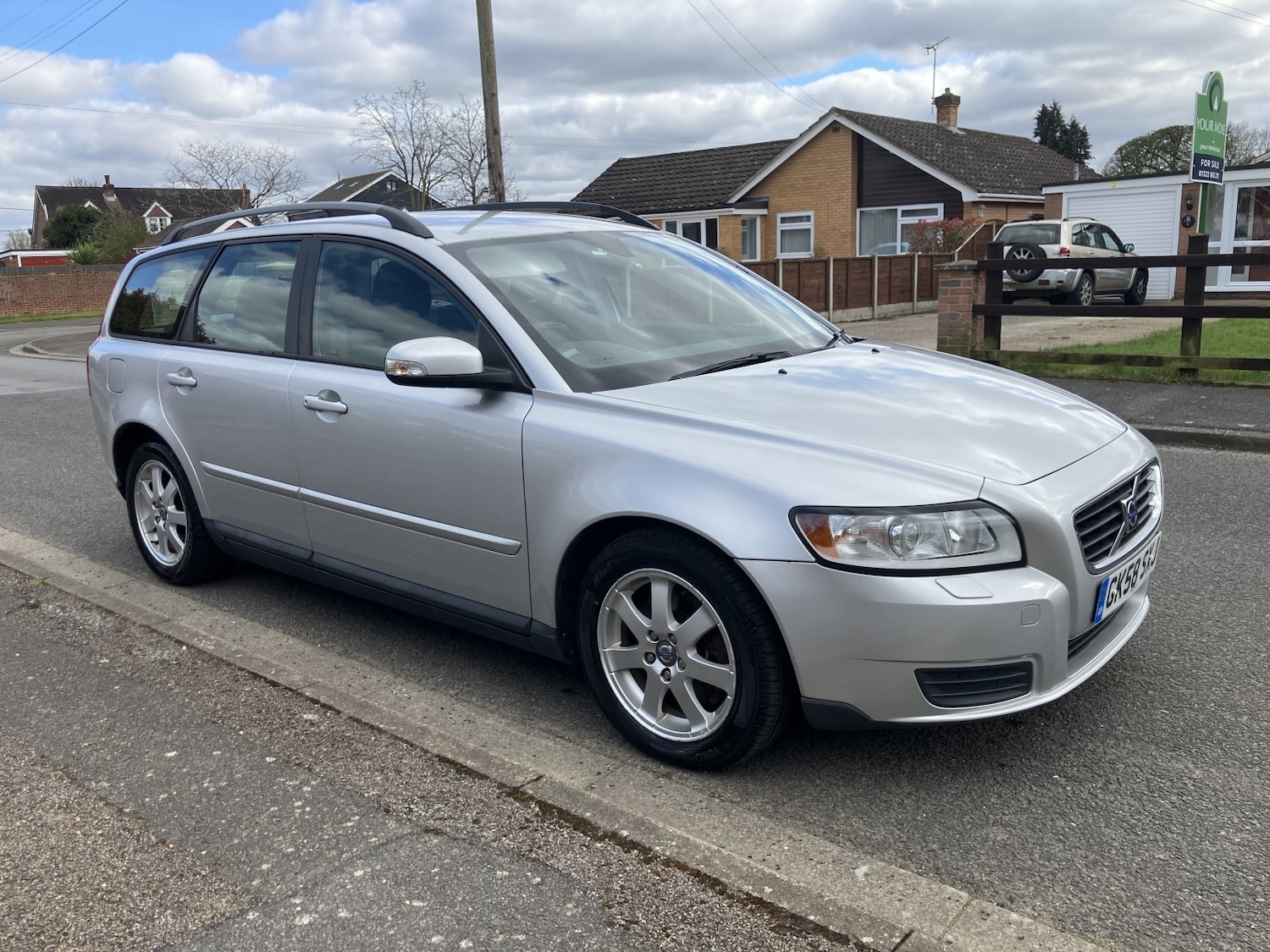 Used Volvo V50 2008 for sale - 78121572: Photo 2