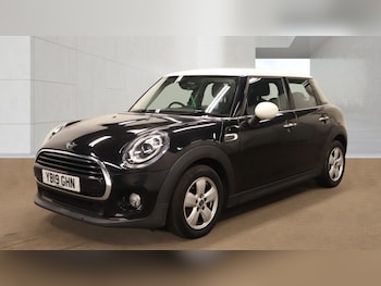 Used MINI Hatch 2019 for sale - 79320377: Photo