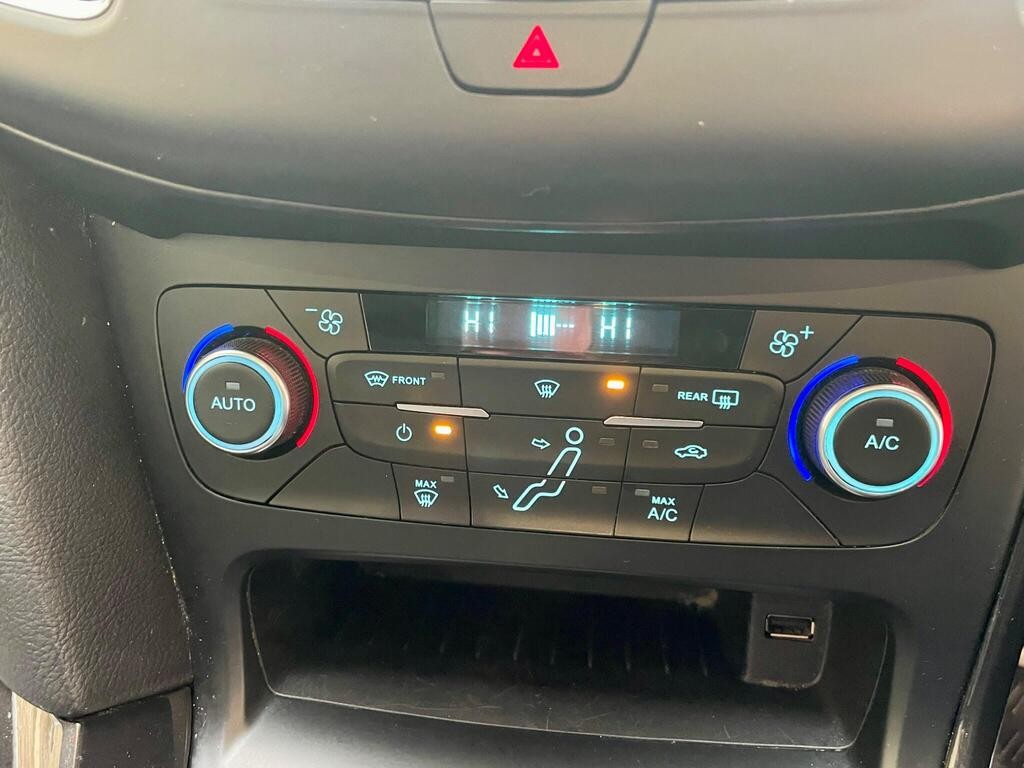 Used Ford Focus 2017 for sale - 77231350: Photo 9