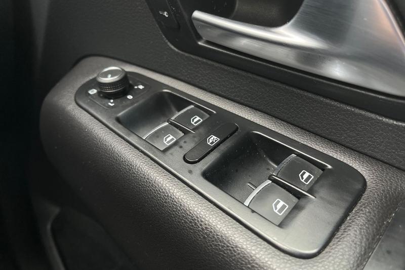 Used Volkswagen Amarok 2017 for sale - 76474409: Photo 16