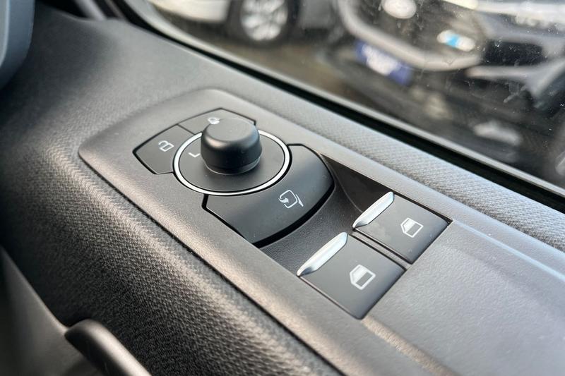 Used Ford Tourneo Custom 2025 for sale - 76603409: Photo 15