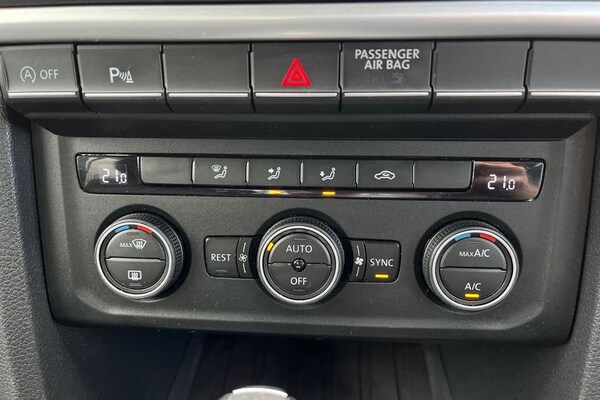 Used Volkswagen Amarok 2017 for sale - 76318663: Photo 17