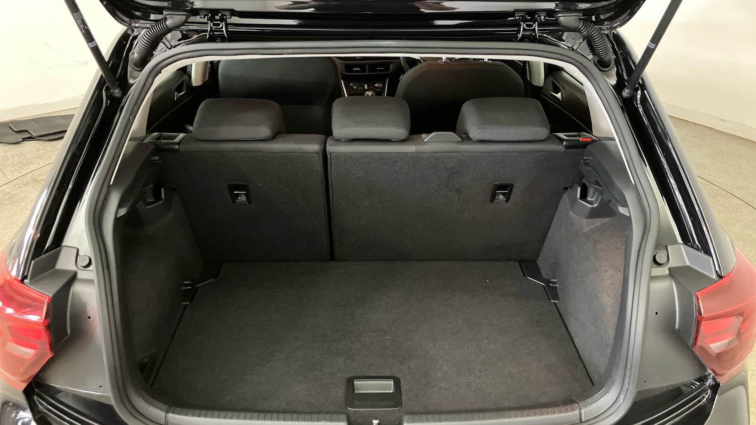 Used Volkswagen Polo 2021 for sale - 76181885: Photo 31