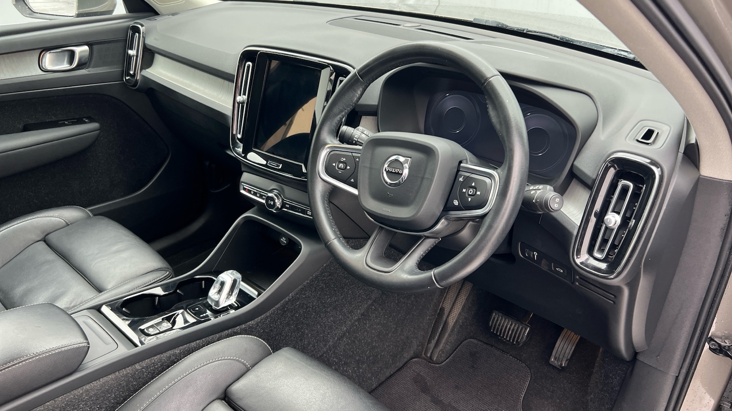 Used Volvo XC40 2021 for sale - 77195642: Photo 11