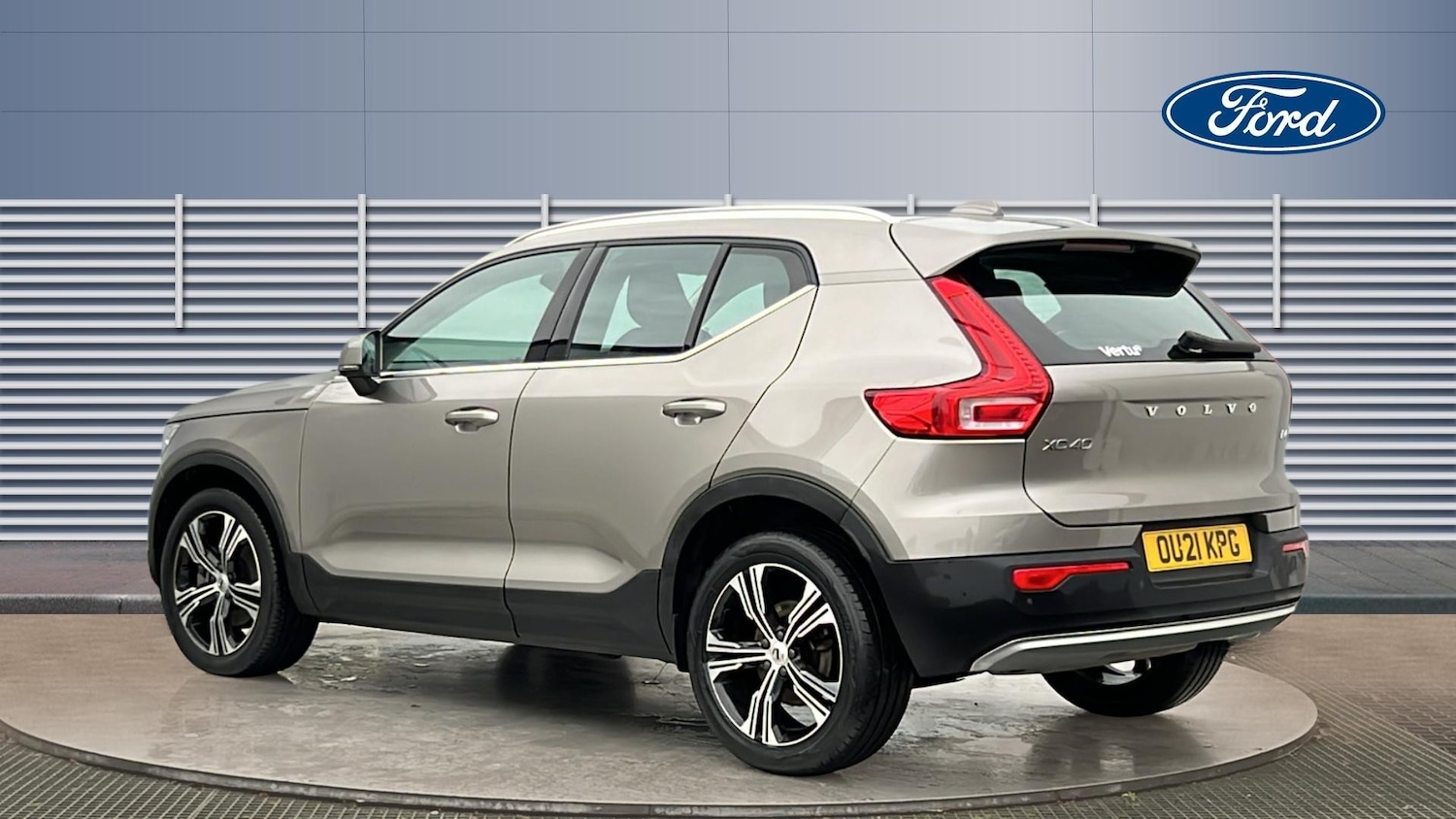 Used Volvo XC40 2021 for sale - 77195642: Photo 2