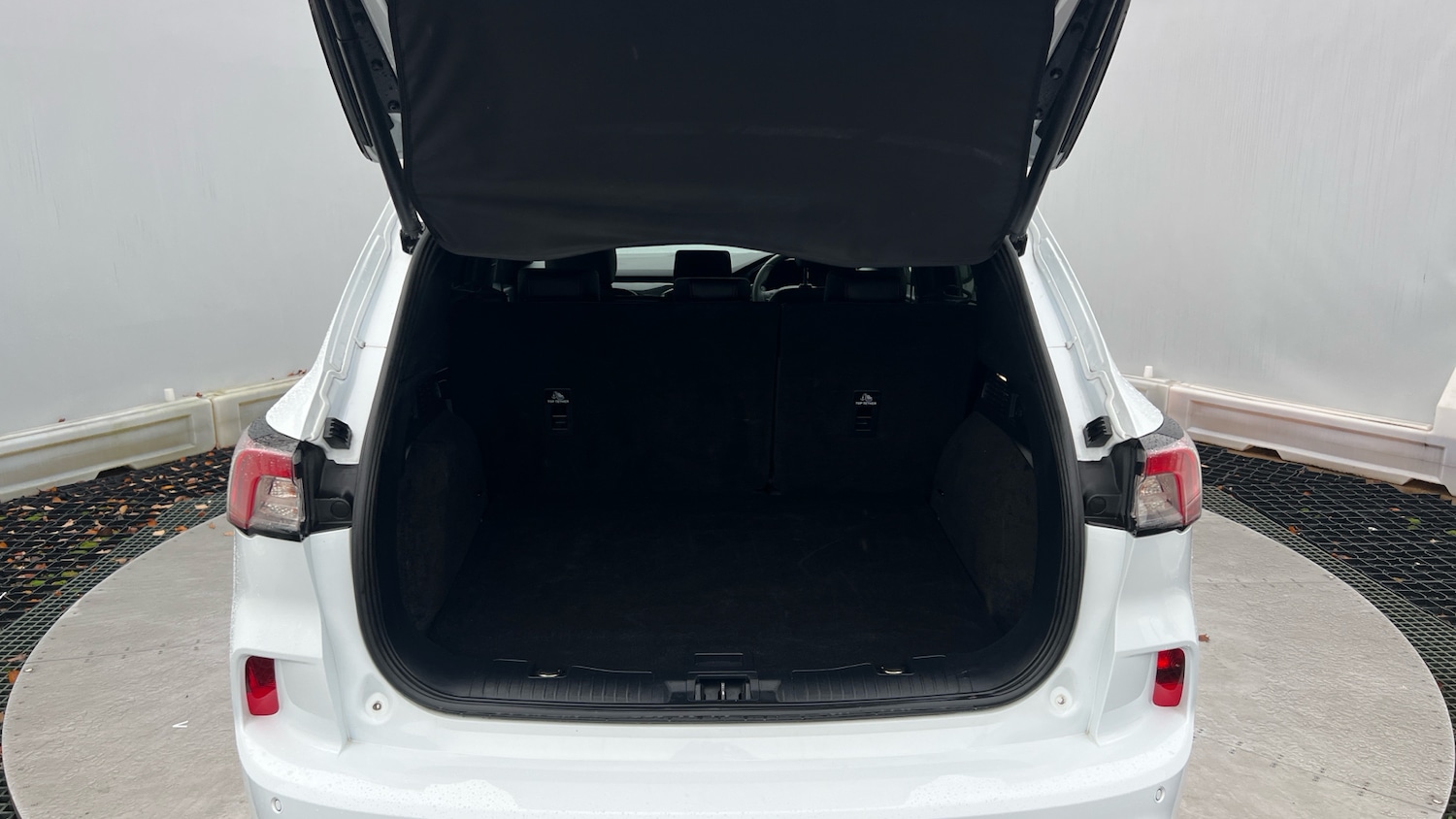 Used Ford Kuga 2023 for sale - 76969685: Photo 4