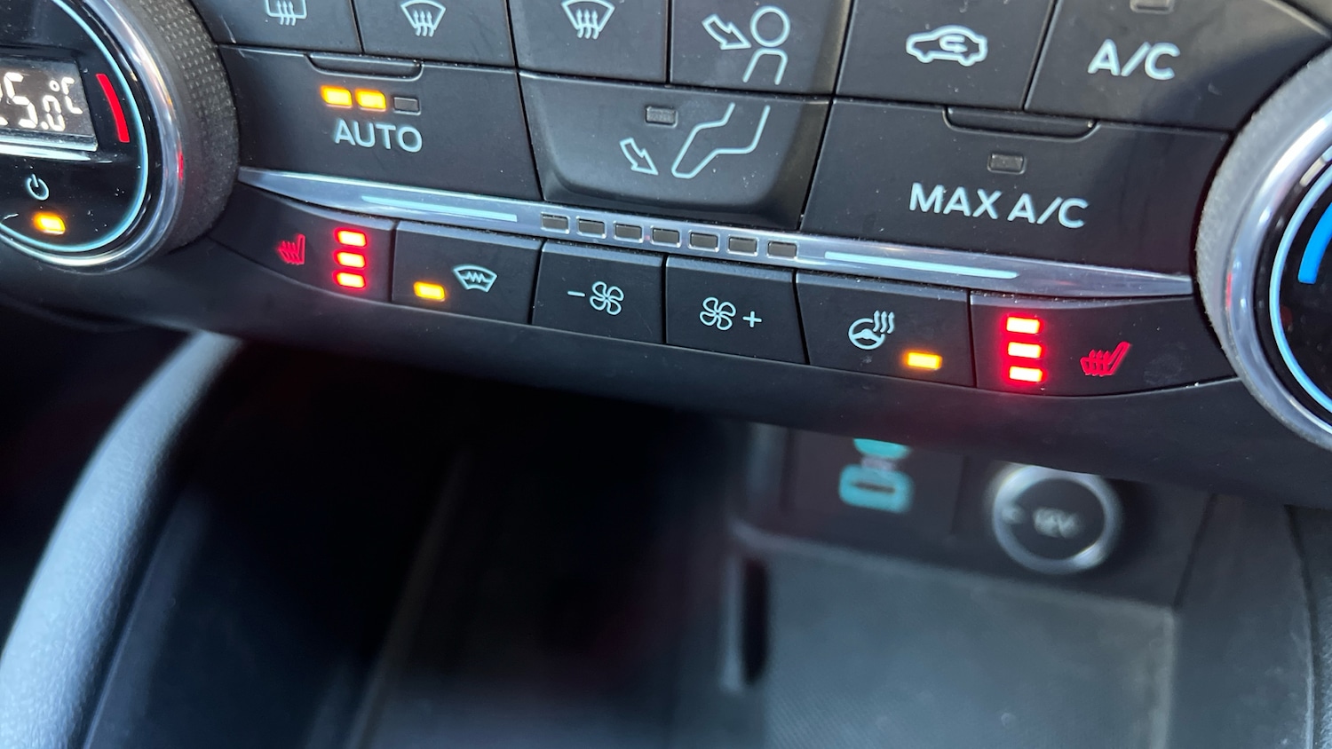 Used Ford Kuga 2020 for sale - 76737950: Photo 29