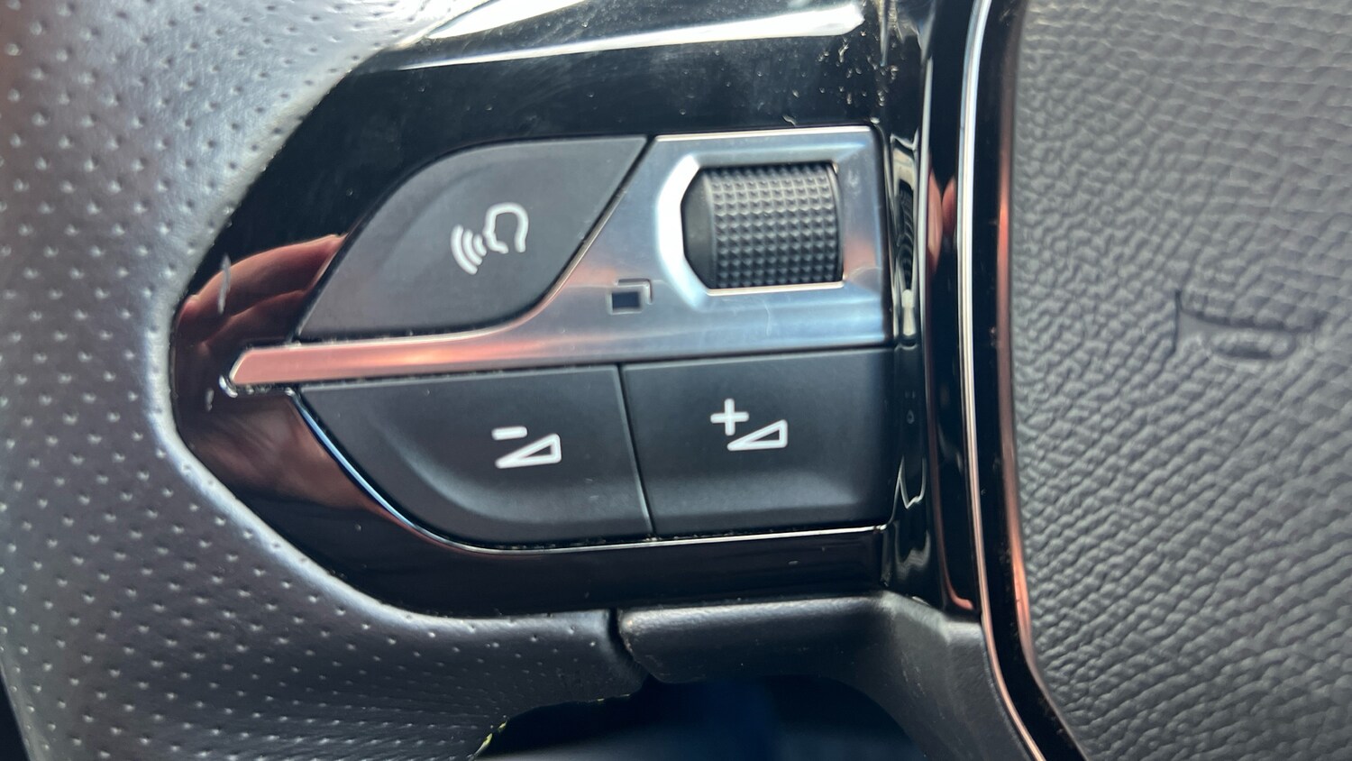 Used Peugeot 2008 2022 for sale - 76332679: Photo 35